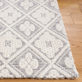 Safavieh Marbella 4'-0" x 6'-0" Rug in Grey / Ivory