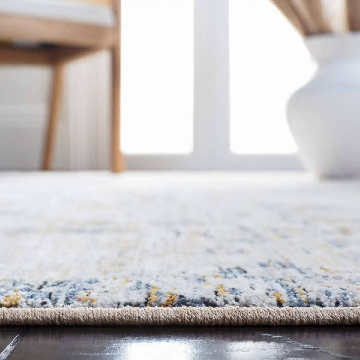 Safavieh Moondust 600 4'-0" x 6'-0" Rug in Grey / Blue