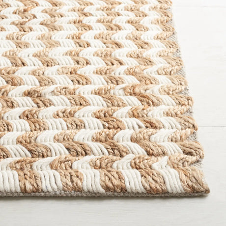 Safavieh Natural Fiber 4'-0" x 6'-0" Rug in Natural / Ivory