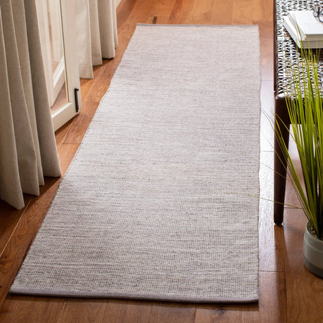 Safavieh Montauk 2'-3" x 8'-0" Rug in Silver