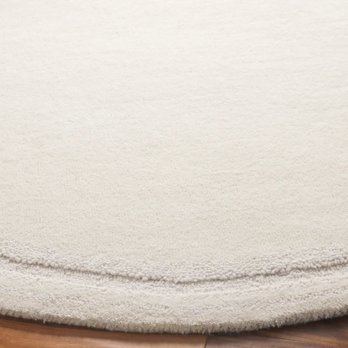 Safavieh Metro 6'-0" x 6'-0" Rug in Ivory