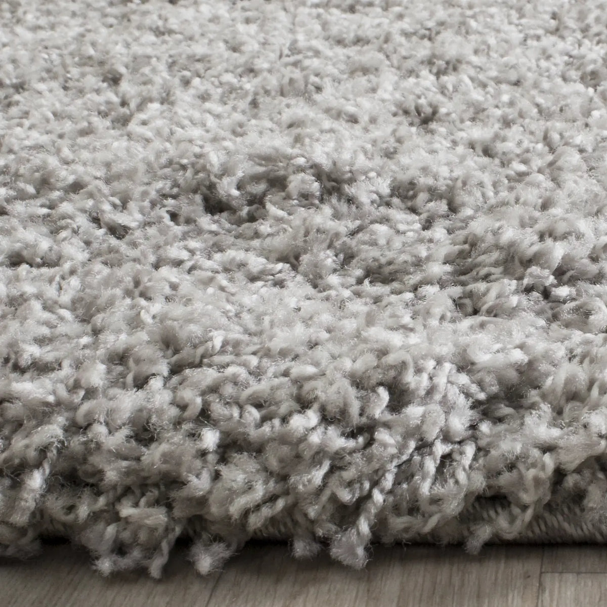 Safavieh Sgl-Laguna Shag 2'-3" x 8'-0" Rug in Silver