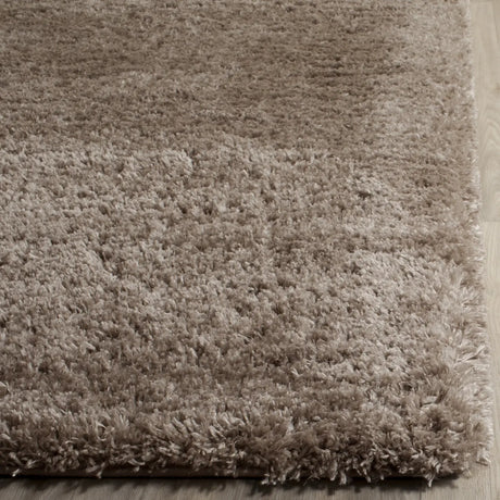 Safavieh Indie Shag 6'-7" x 9'-2" Rug in Mushroom