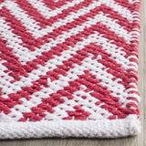 Safavieh Montauk 5'-0" x 7'-0" Rug in Red / Ivory