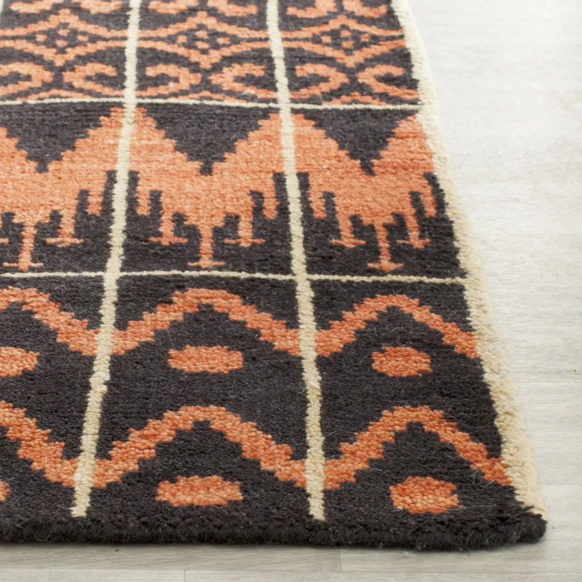Safavieh Kenya 2'-3" x 8'-0" Rug in Orange / Black