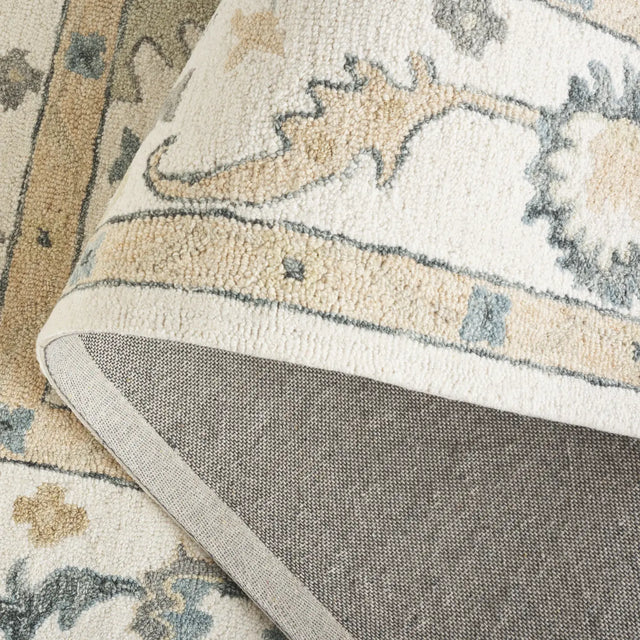 Safavieh Metro 4'-0" x 6'-0" Rug in Ivory / Beige