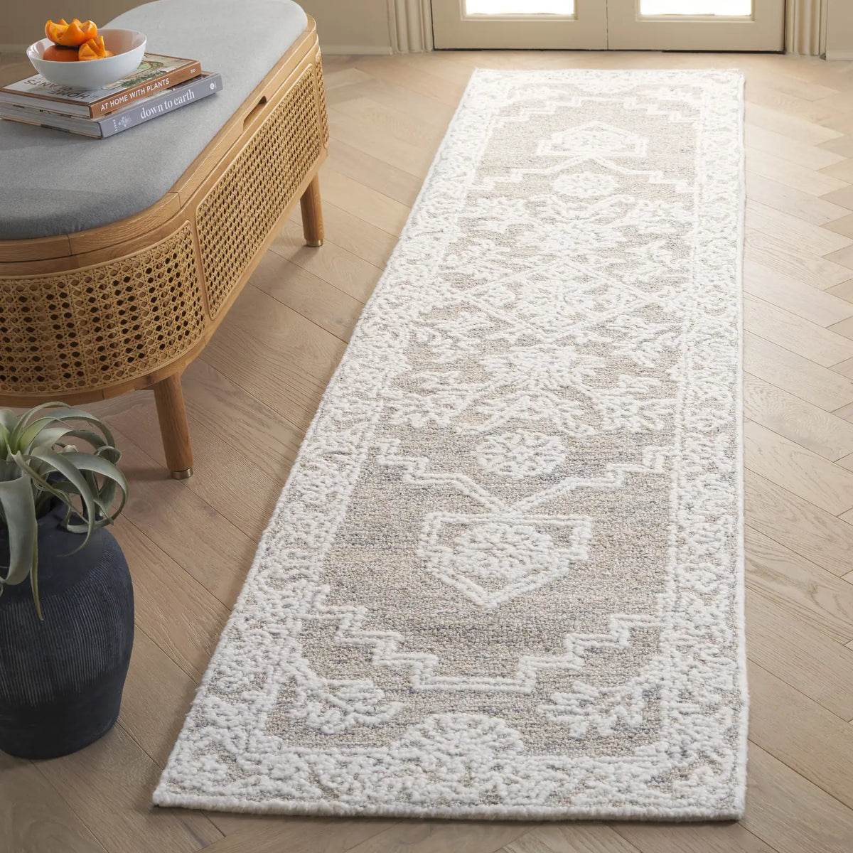 Safavieh Ebony 2'-3" x 9'-0" Rug in Ivory / Taupe