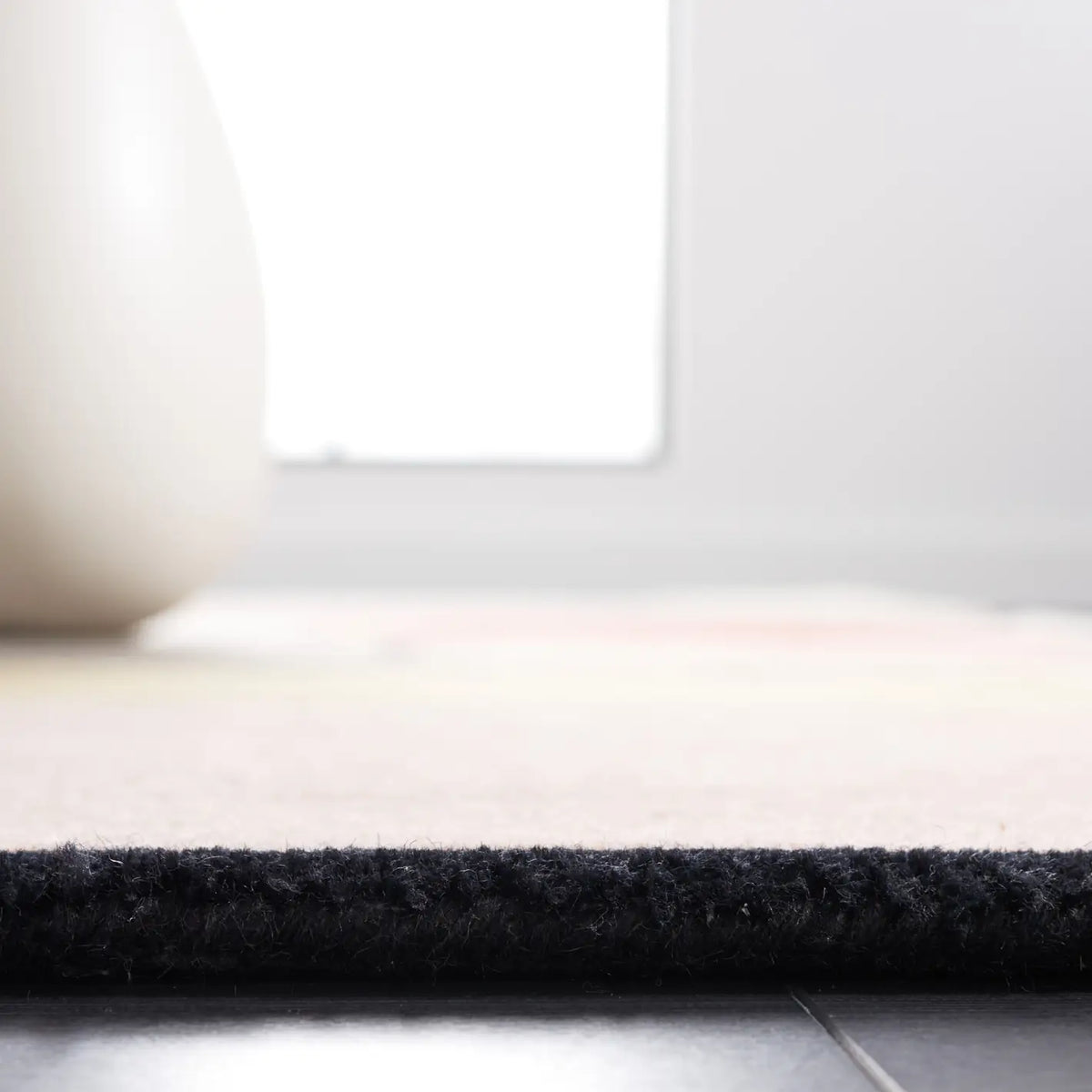 Safavieh Fifth Avenue 5'-0" x 8'-0" Rug in Ivory / Multi