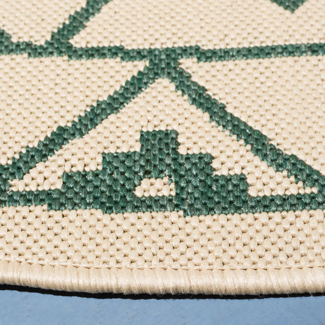 Safavieh Courtyard 6'-7" x 6'-7" Rug in Beige / Green