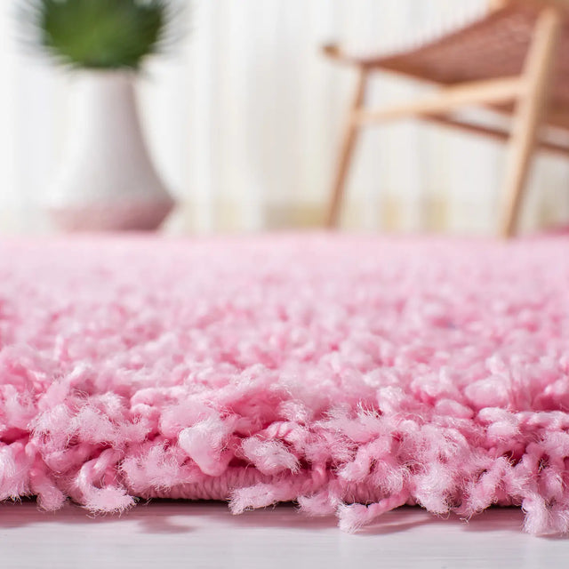 Safavieh Sga-Athens Shag 4'-0" x 6'-0" Rug in Pink