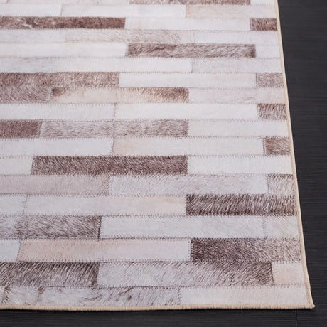 Safavieh Faux Hide 4'-0" x 6'-0" Rug in Beige / Brown