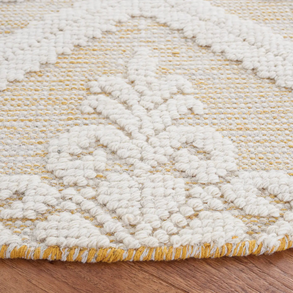 Safavieh Vermont 6'-0" x 6'-0" Rug in Ivory / Gold