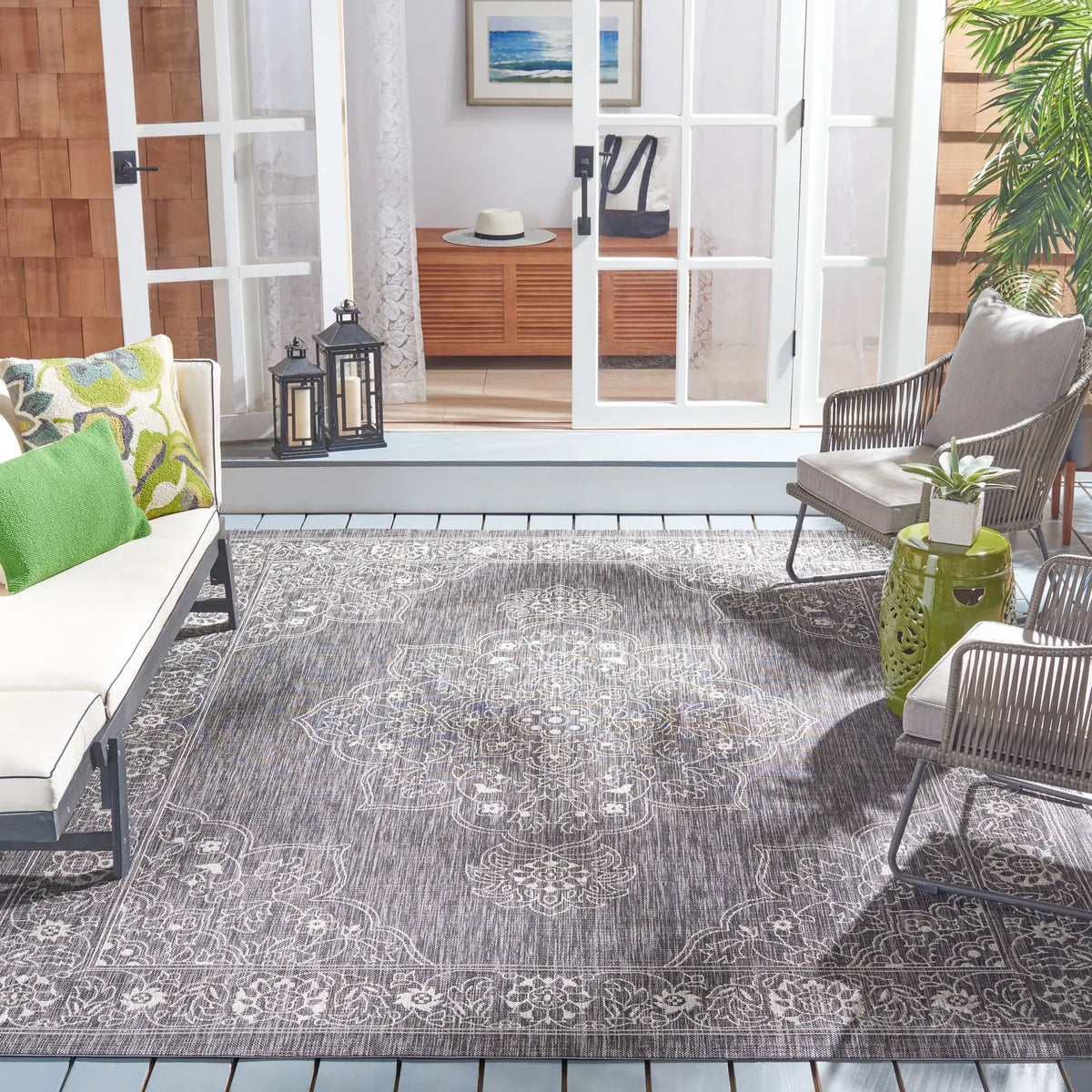 Safavieh Courtyard 8'-0" x 10'-0" Rug in Black / Grey