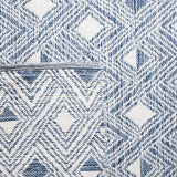 Safavieh Montauk 5'-0" x 8'-0" Rug in Navy / Ivory