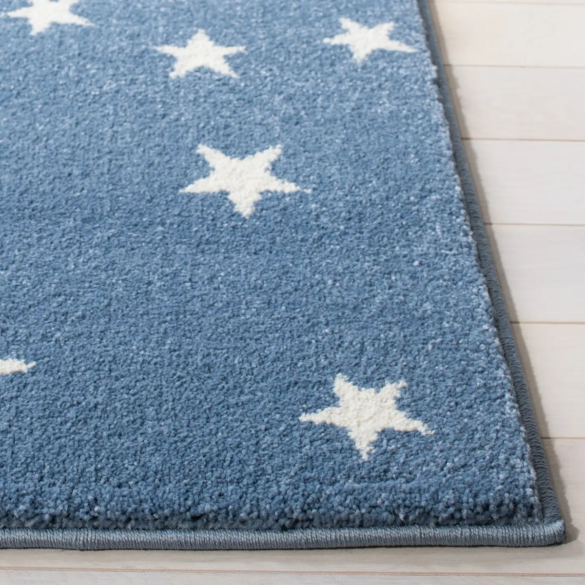 Safavieh Carousel Kids 100 4'-0" x 6'-0" Rug in Light Blue / Grey