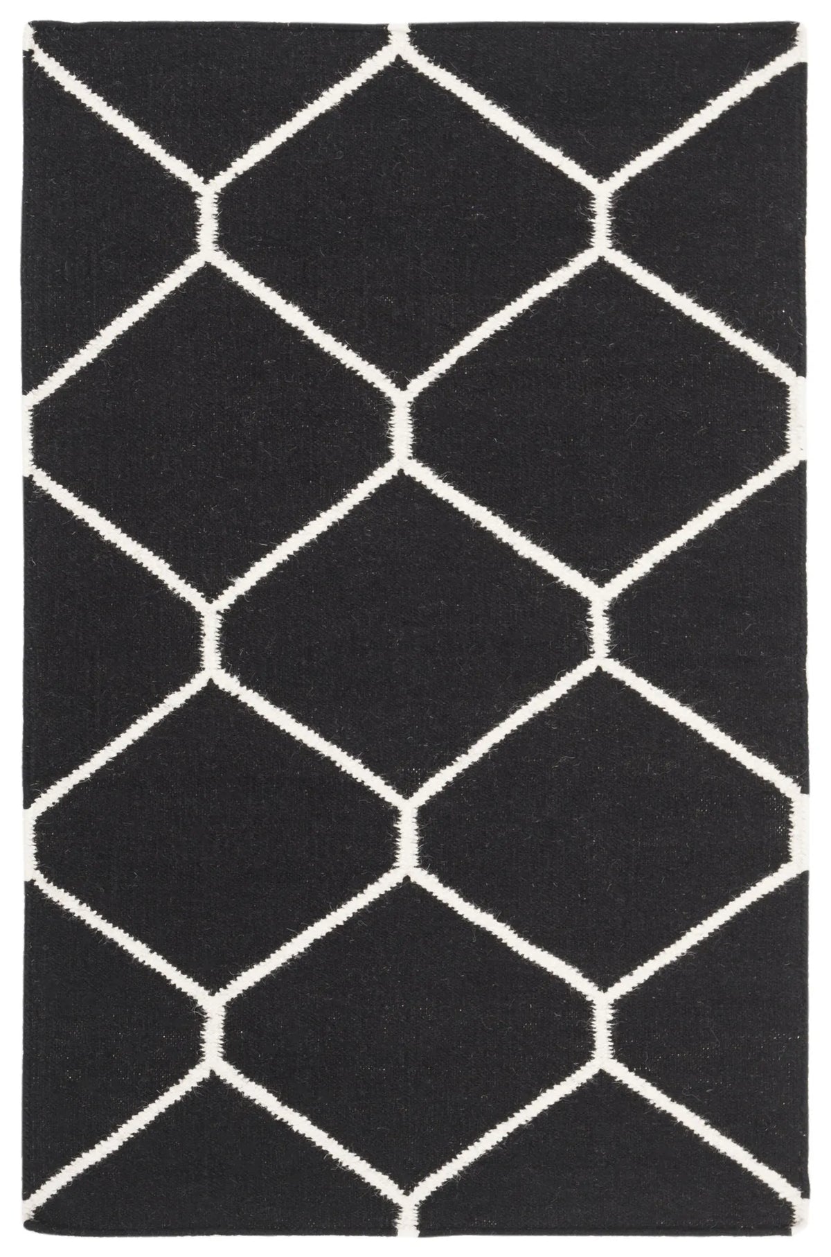 Safavieh Dhurries 2'-6" x 4'-0" Rug in Black / Ivory