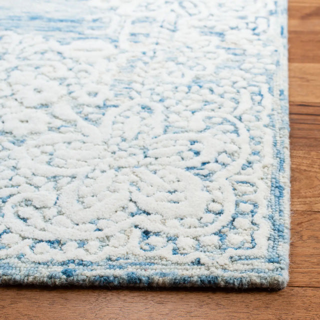 Safavieh Glamour 5'-0" x 8'-0" Rug in Blue / Ivory