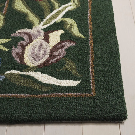 Safavieh Chelsea 3'-9" x 5'-9" Rug in Green / Pink
