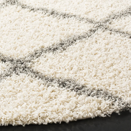 Safavieh Sgd-Dallas Shag 6'-0" x 6'-0" Rug in Ivory / Grey