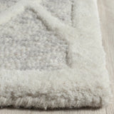 Safavieh Cambridge 4'-0" x 6'-0" Rug in Grey / Ivory
