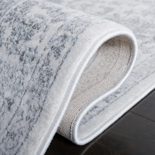 Safavieh Carnegie 5'-1" x 7'-6" Rug in Cream / Dark Grey