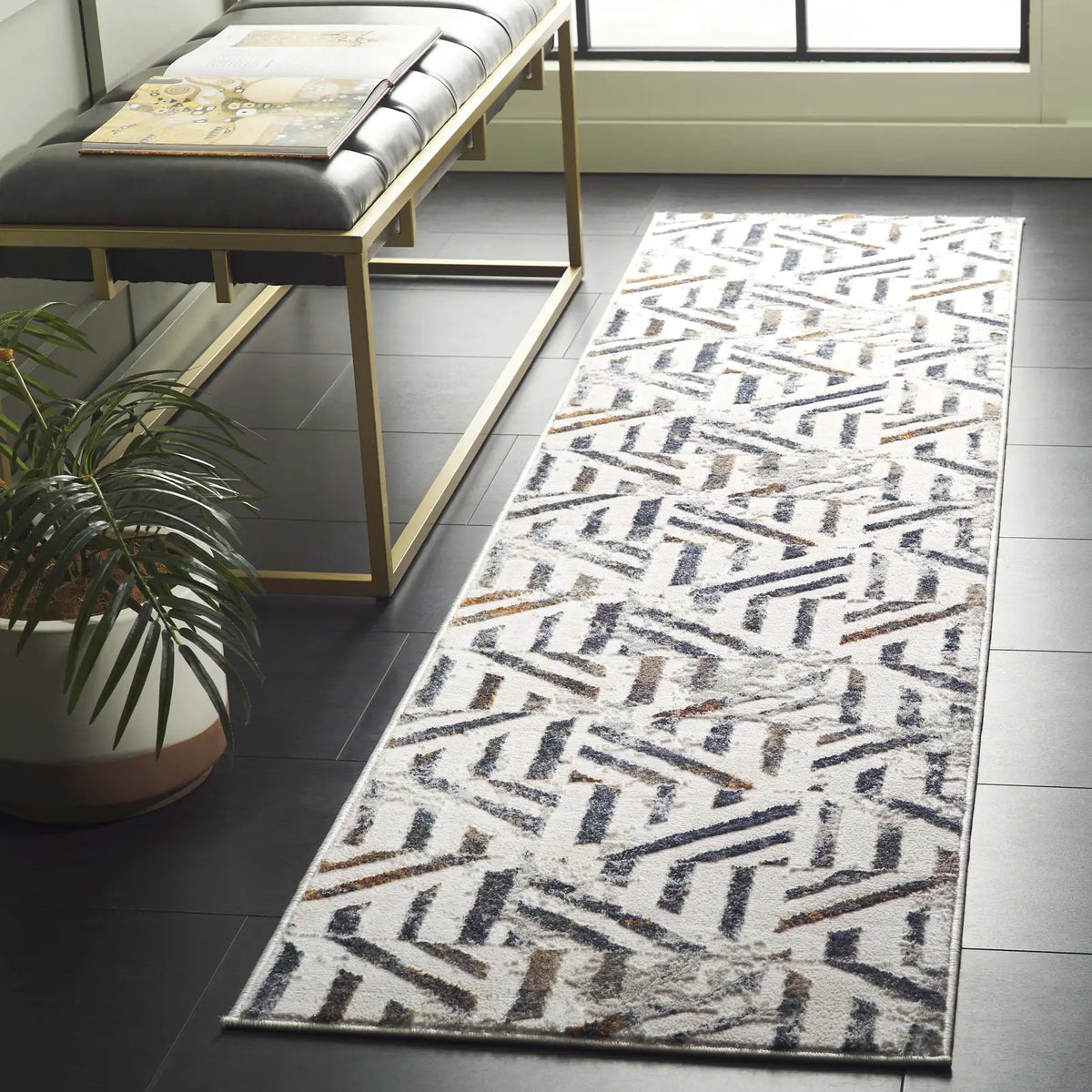 Safavieh Alenia 100 2'-0" x 8'-0" Rug in Ivory / Grey