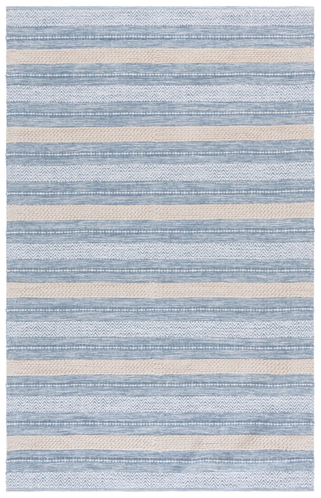 Safavieh Montauk 4'-0" x 6'-0" Rug in Silver / Ivory