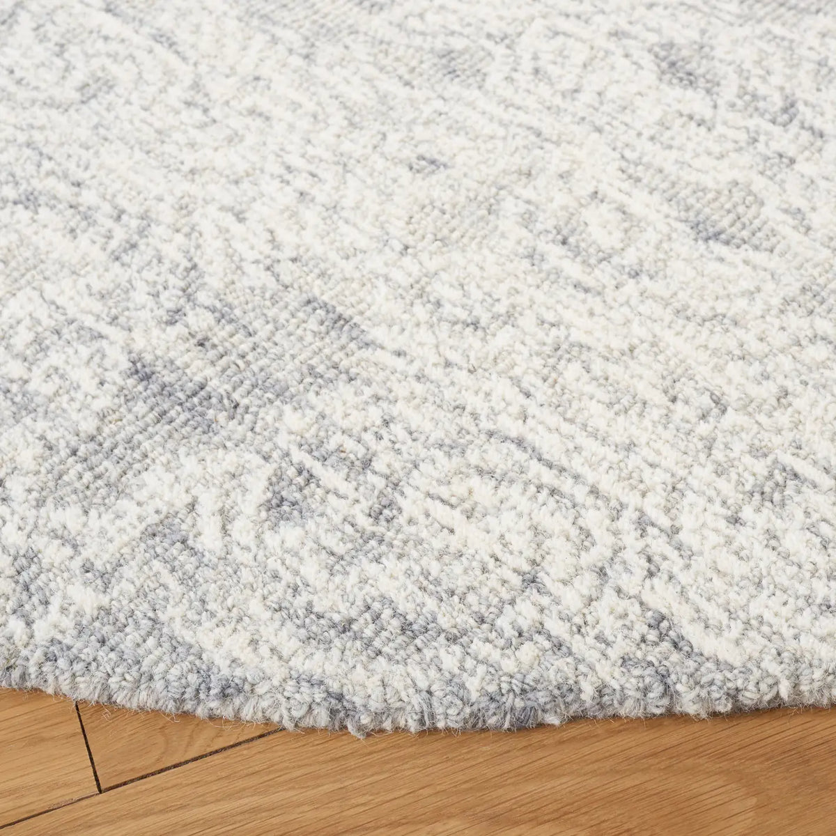 Safavieh Metro 6'-0" x 6'-0" Rug in Light Grey / Ivory