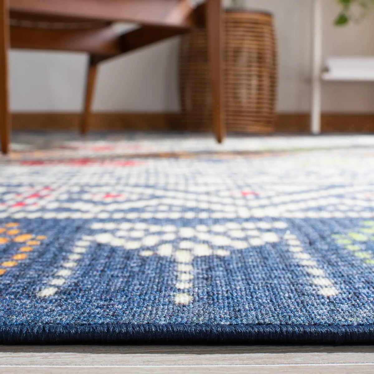 Safavieh Journey 4'-4" x 6'-0" Rug in Blue / Ivory
