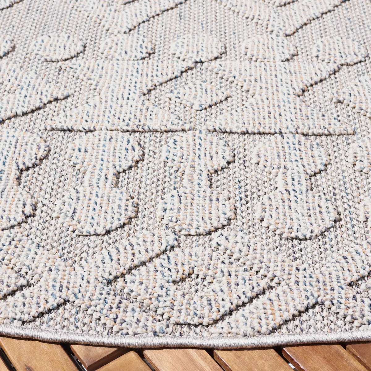 Safavieh Global 6'-7" x 6'-7" Rug in Grey / Ivory