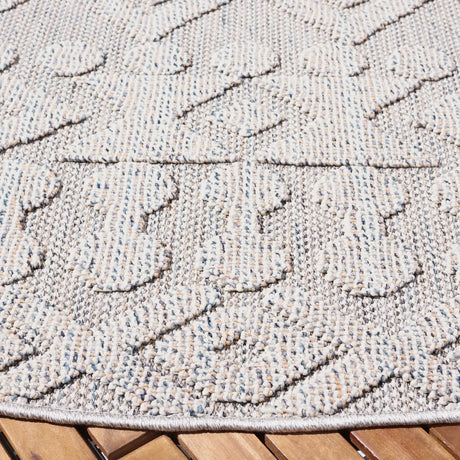 Safavieh Global 6'-7" x 6'-7" Rug in Grey / Ivory