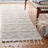 Safavieh Natura 2'-3" x 8'-0" Rug in Ivory / Black