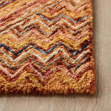 Safavieh Aspen 4'-0" x 6'-0" Rug in Gold / Pink
