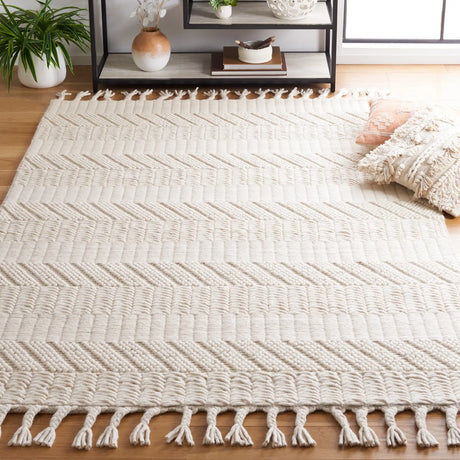Safavieh Natura 4'-0" x 6'-0" Rug in Ivory