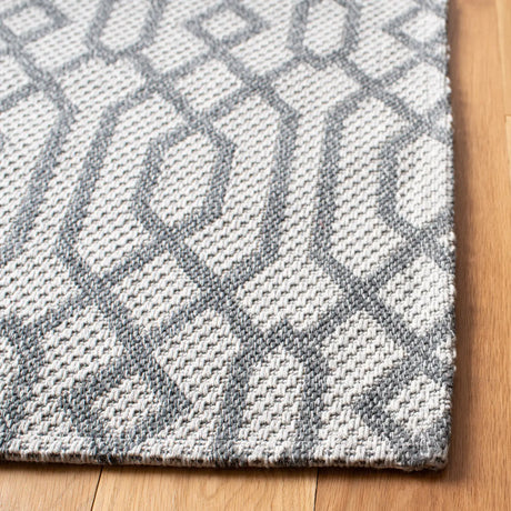 Safavieh Augustine 5'-0" x 7'-7" Rug in Anthracite / Light Grey