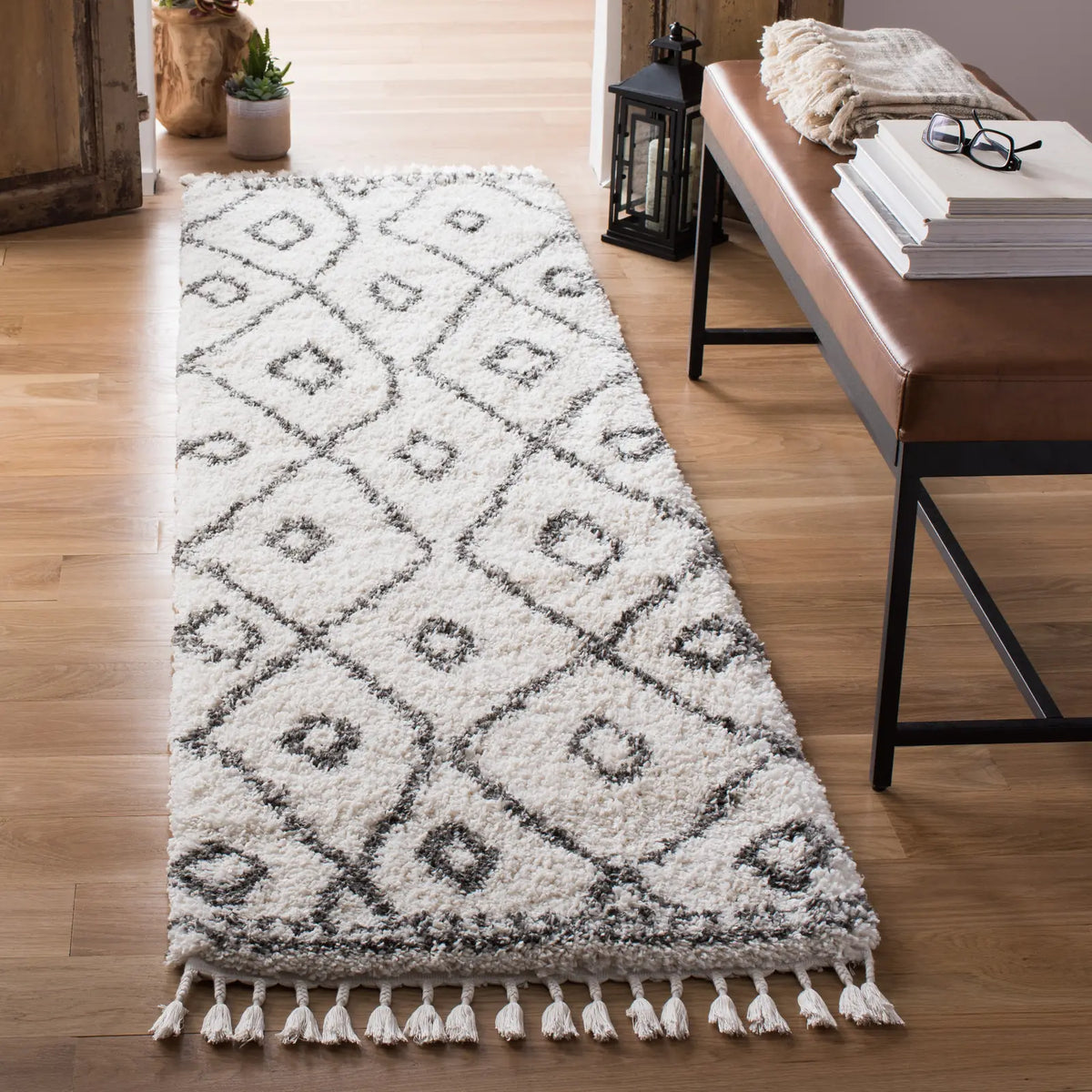 Safavieh Moroccan Fringe Shag 2'-2" x 8'-0" Rug in Ivory / Grey