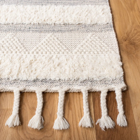 Safavieh Kenya 5'-0" x 8'-0" Rug in Ivory / Grey