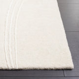 Safavieh Soho 4'-0" x 6'-0" Rug in Beige / Ivory