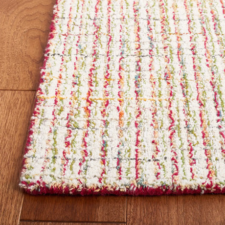 Safavieh Abstract 4'-0" x 6'-0" Rug in Red / Green