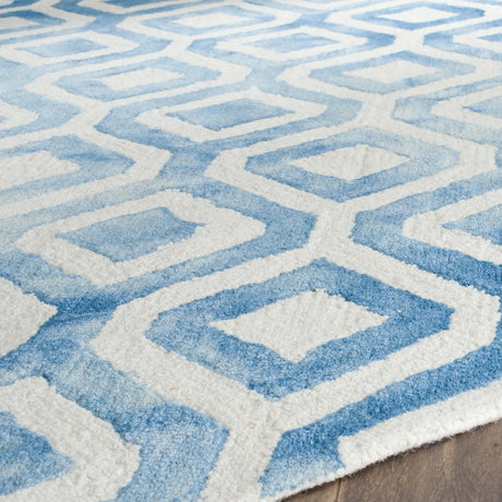 Safavieh Dip Dye 7'-0" x 7'-0" Rug in Ivory / Blue