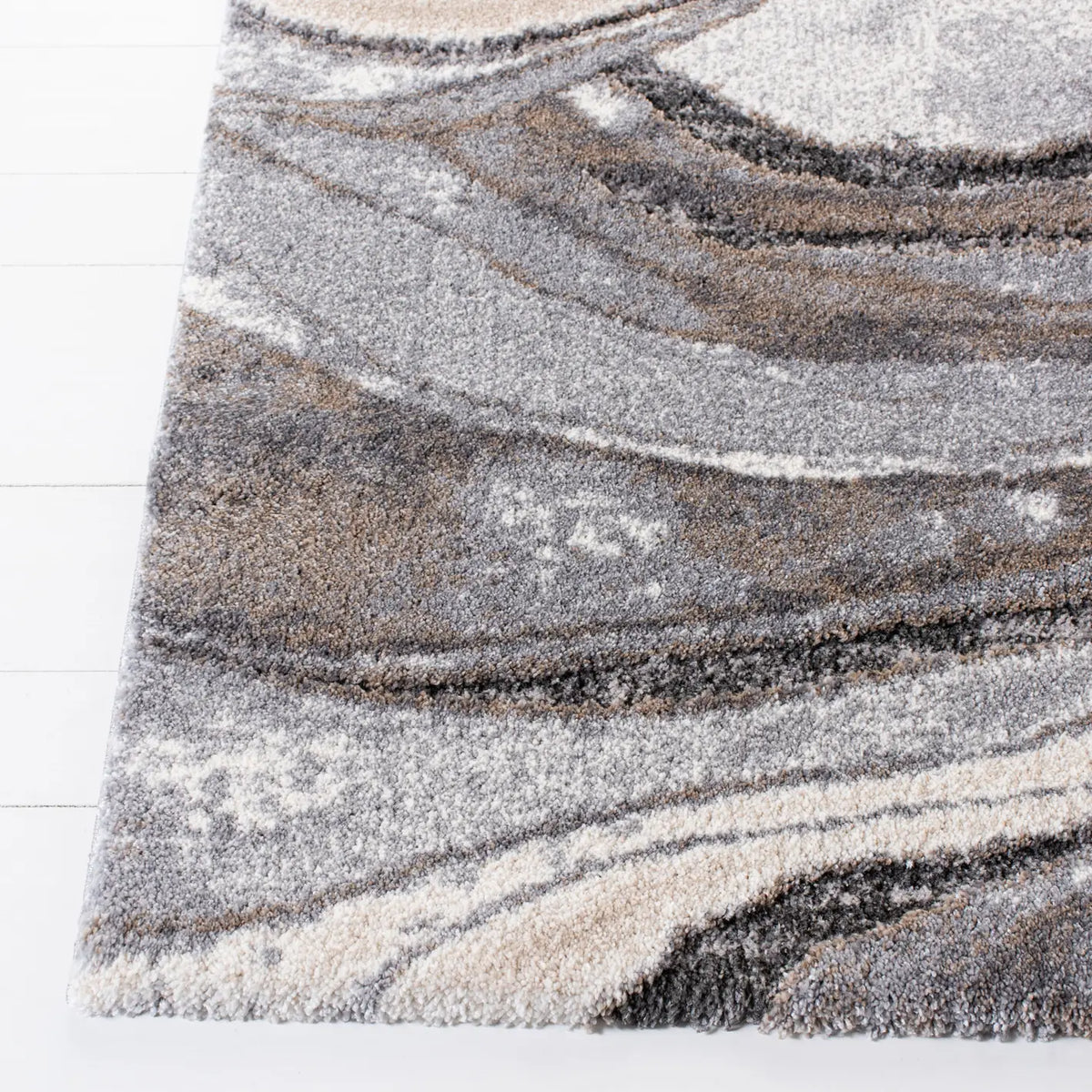 Safavieh Cyrus Shag 4'-5" x 6'-5" Rug in Grey / Beige