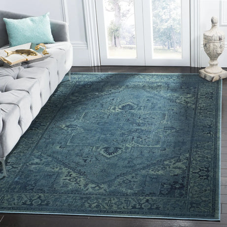 Safavieh Vintage 5'-3" x 7'-6" Rug in Turquoise