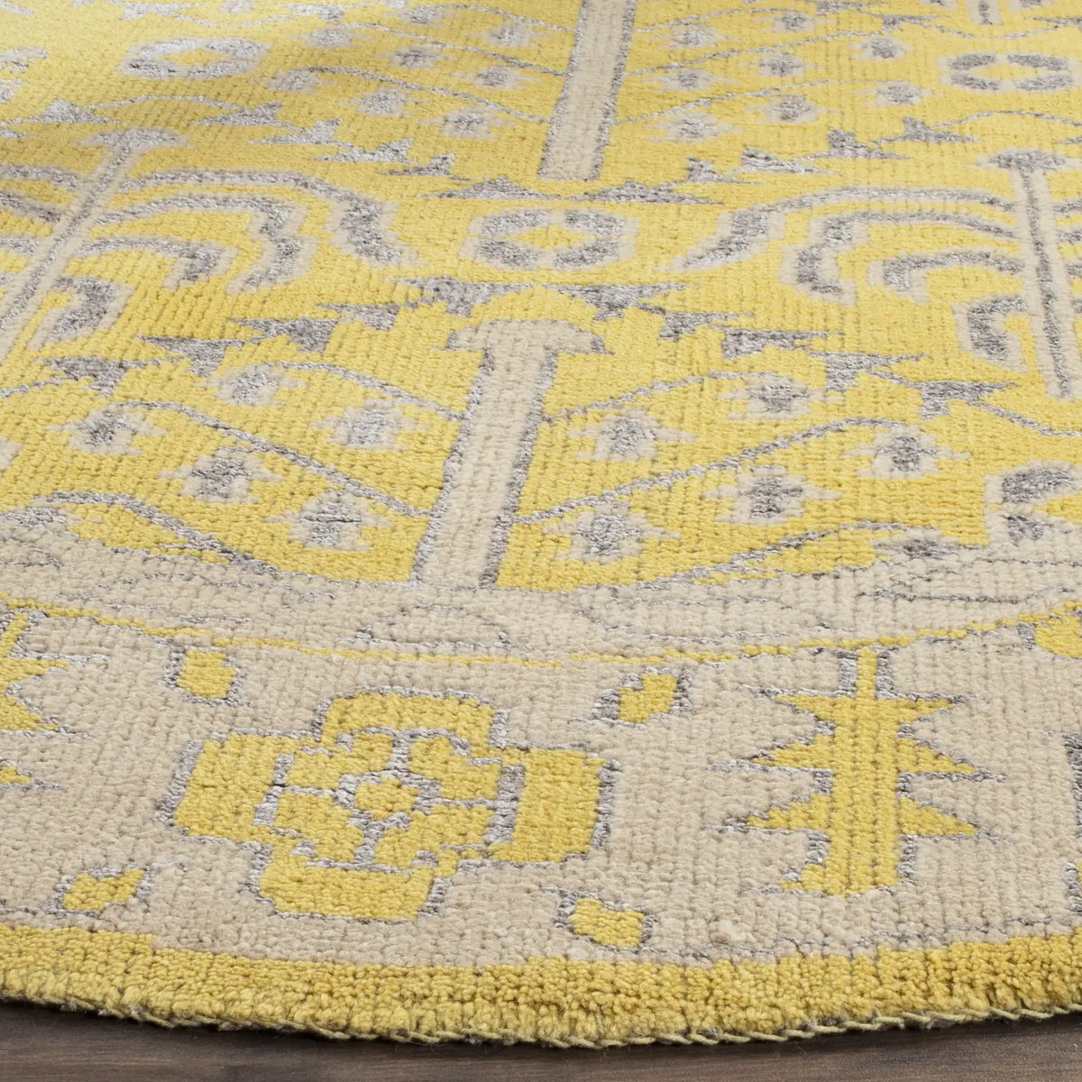 Safavieh Stone Wash 6'-0" x 6'-0" Rug in Yellow