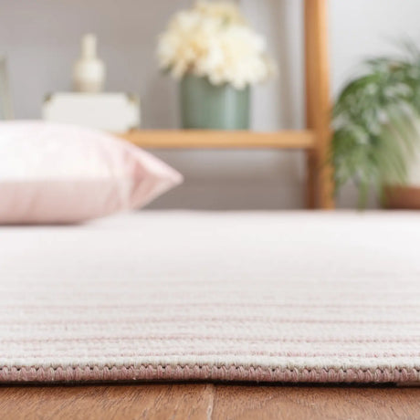 Safavieh Martha Stewart 5'-0" x 7'-0" Rug in Pink / Ivory