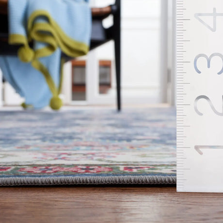Safavieh Tucson 4'-0" x 6'-0" Rug in Navy / Beige