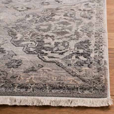 Safavieh Vintage Persian 4'-0" x 6'-0" Rug in Grey