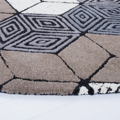 Safavieh Fifth Avenue 7'-0" x 7'-0" Rug in Ivory / Grey