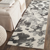 Safavieh Dip Dye 2'-3" x 6'-0" Rug in Beige / Charcoal