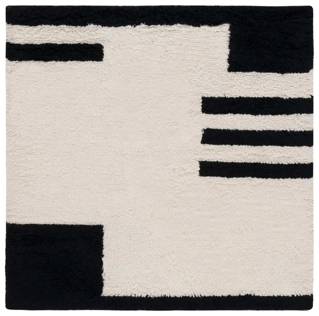 Safavieh Casablanca 6'-0" x 6'-0" Rug in Black / Ivory