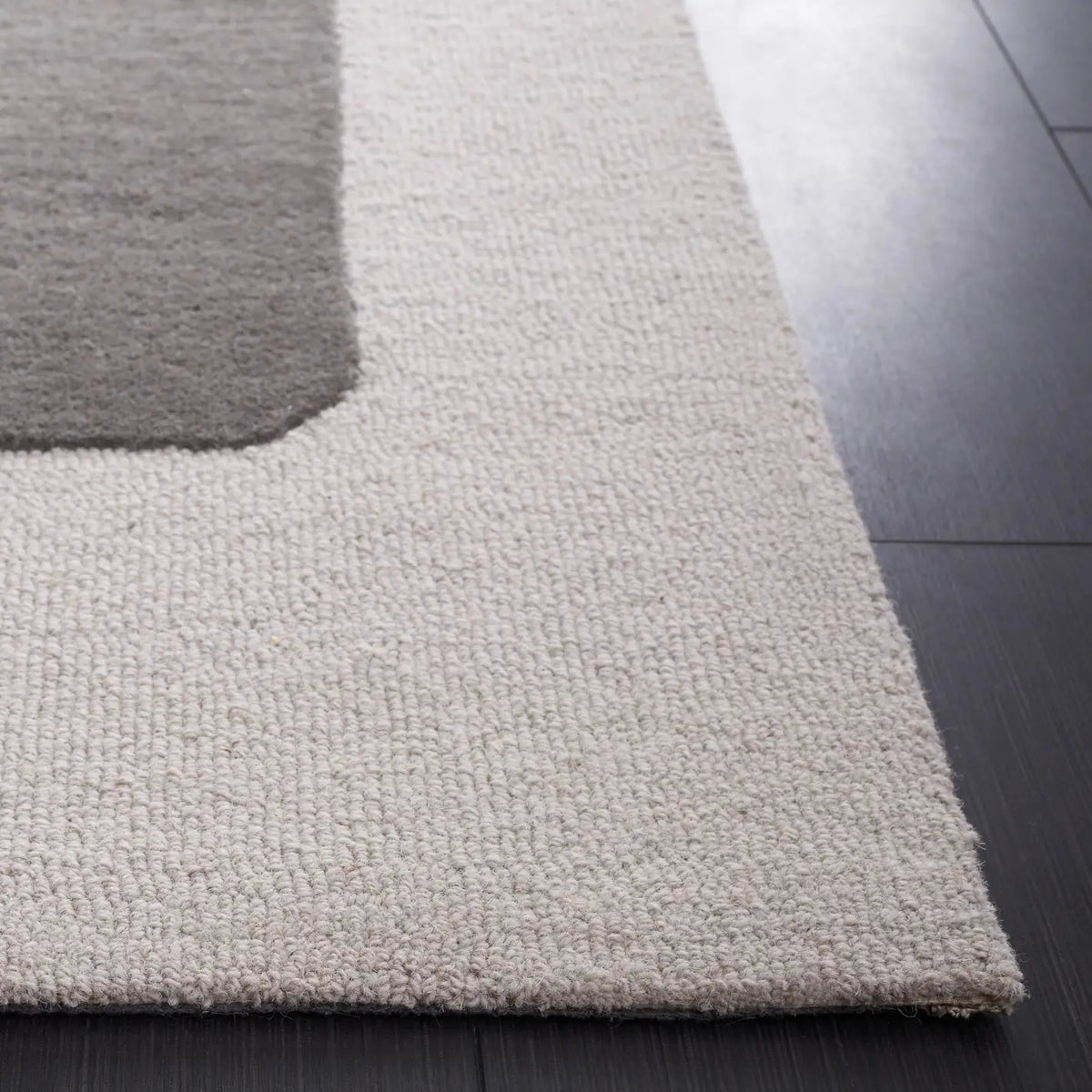 Safavieh Rodeo Drive 5'-0" x 8'-0" Rug in Grey / Silver